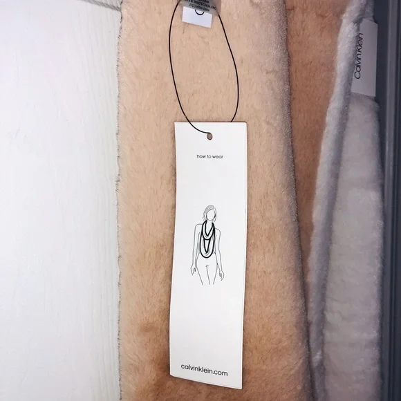 Calvin Klein scarf - Picture 3 of 6